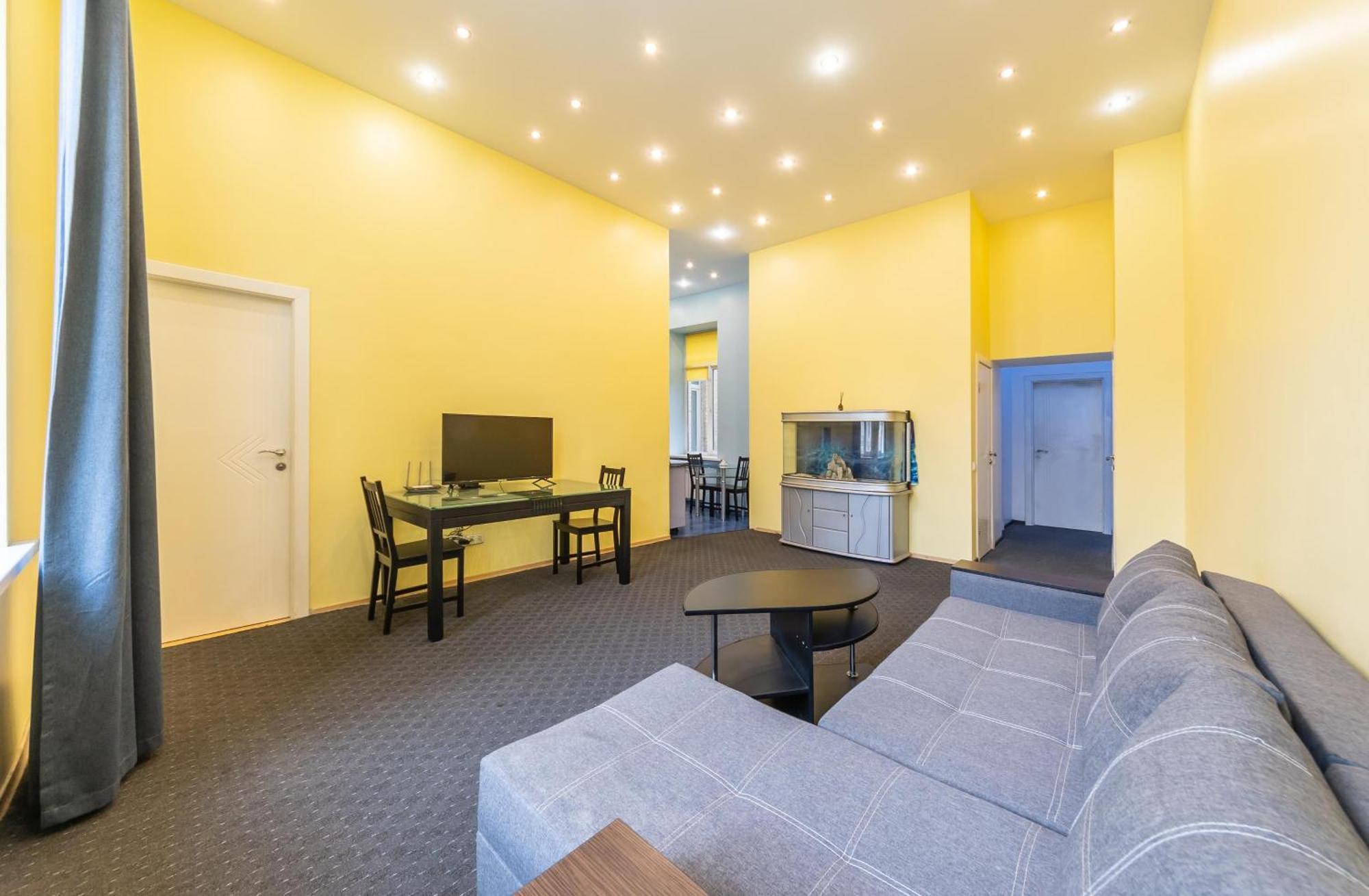 Kievacccommodation Near Gulliver 24H Self Check-In Exterior photo